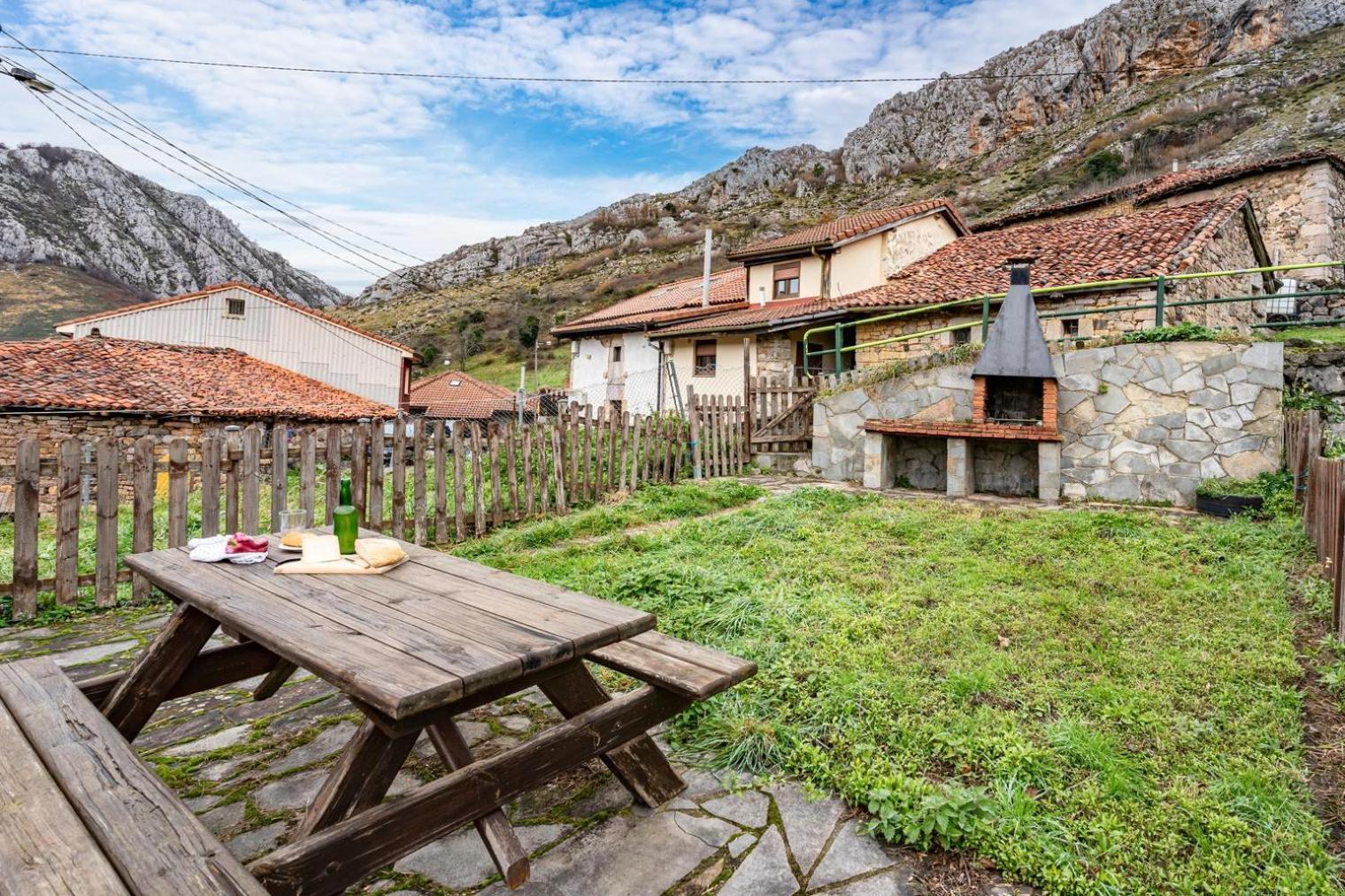 Ferienwohnung Montegrande Entorno Magico Rodeado De Montanas La Plaza Exterior foto